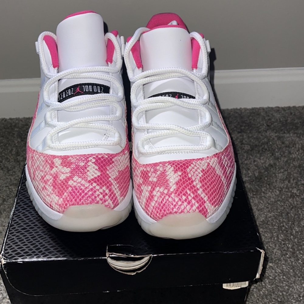 Jordan 11 pink snakeskin